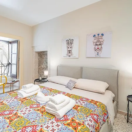 Dimora Cortese Al Duomo Di Ortigia Maison d'hôtes 3*