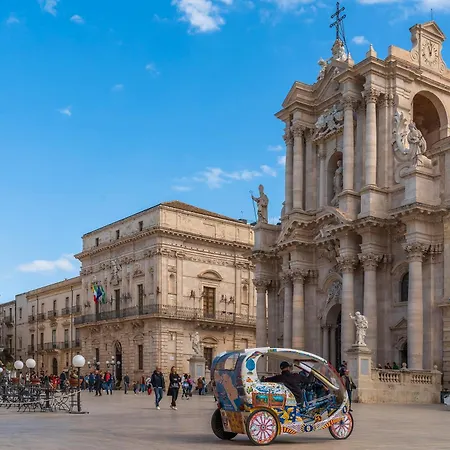 Dimora Cortese Al Duomo Di Ortigia Maison d'hôtes Syracuse